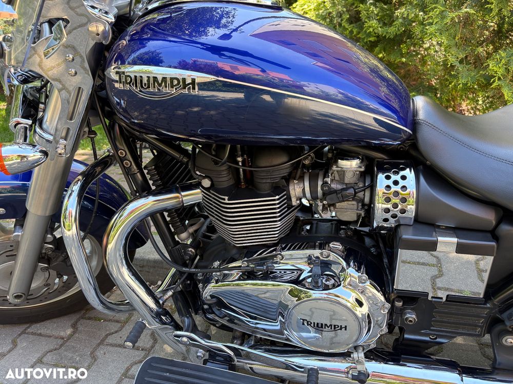 Triumph Bonneville - 12