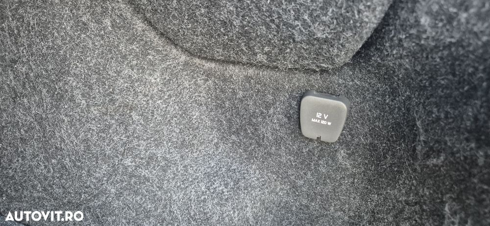 Volvo V40 D3 Momentum - 38