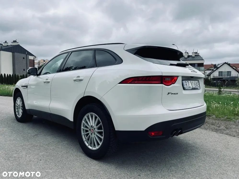 Jaguar F-Pace 2.0 i4D AWD Pure - 7