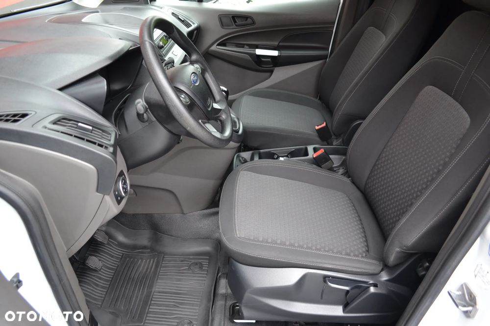 Ford Transit Connect - 13