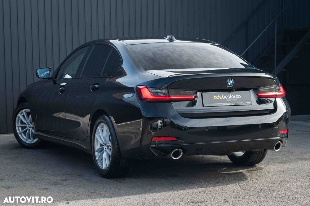 BMW Seria 3 320d Aut. - 30