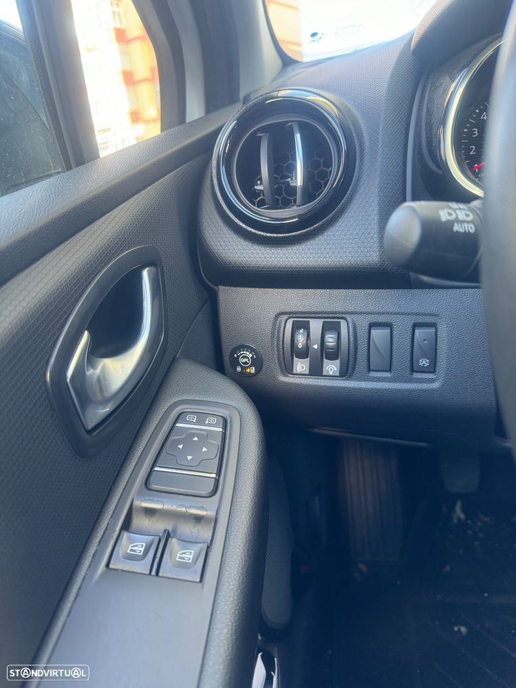 Renault Clio 0.9 TCe Limited Bi-Fuel - 6