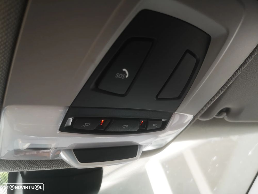 BMW 218 Active Tourer d Luxury Line - 16