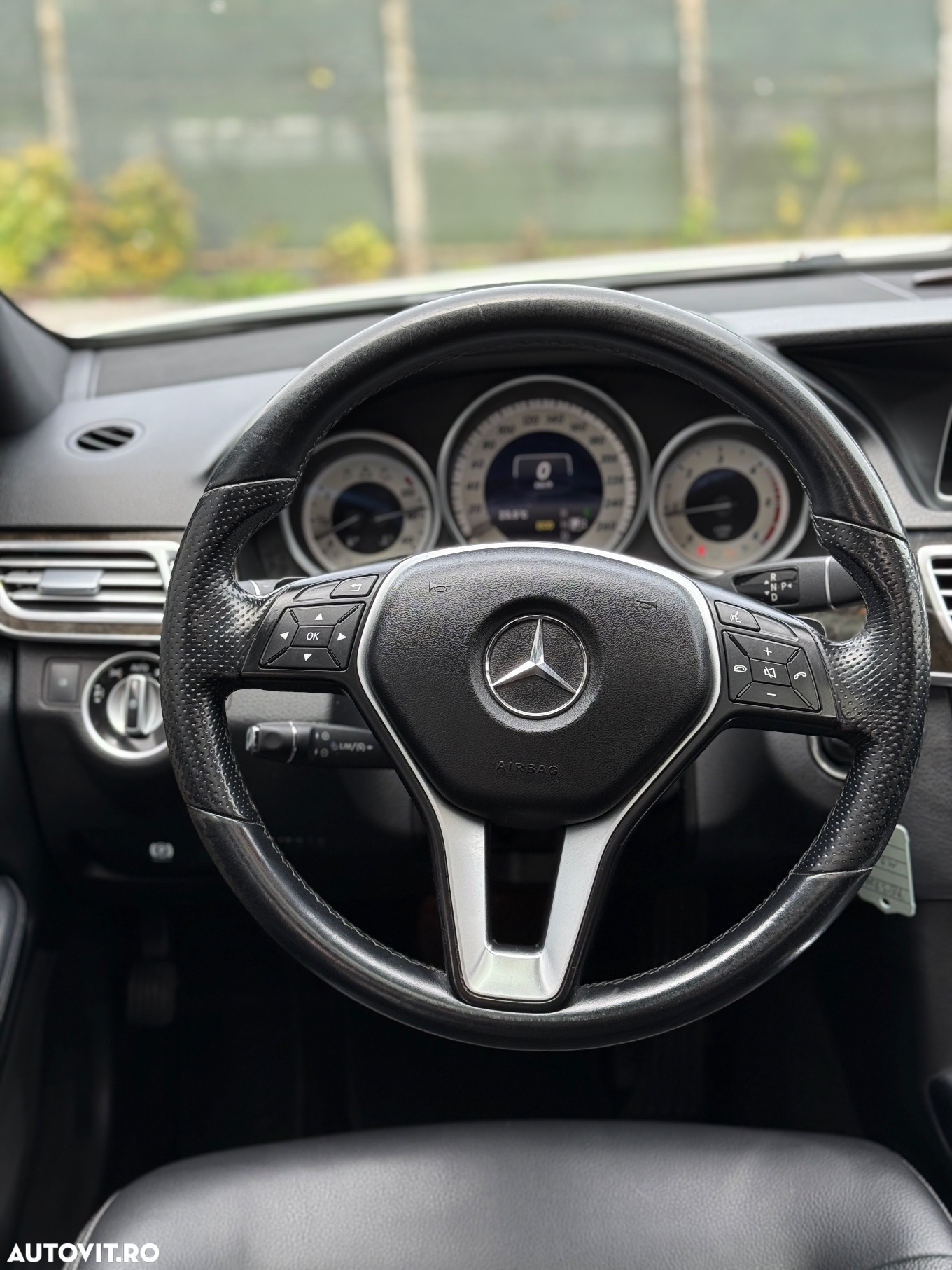 Mercedes-Benz E 220 BlueTEC 9G-TRONIC Avantgarde - 29