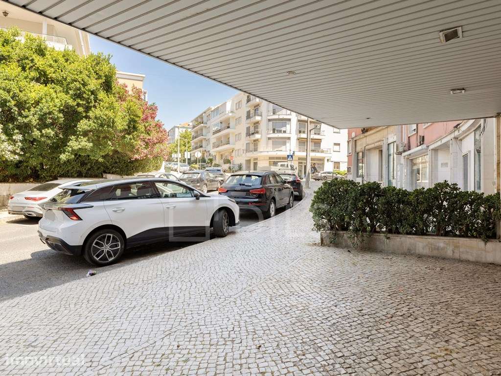 Loja para arrendamento no Bairro São Miguel, Alvalade - Grande imagem: 2/16