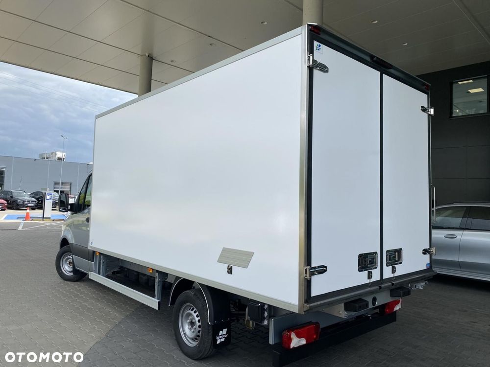Mercedes-Benz Sprinter - 8