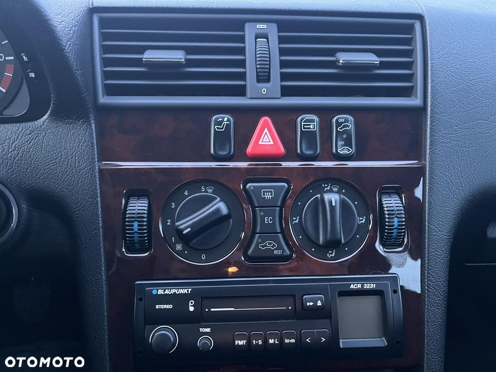 Mercedes-Benz Klasa C 180 Classic - 32