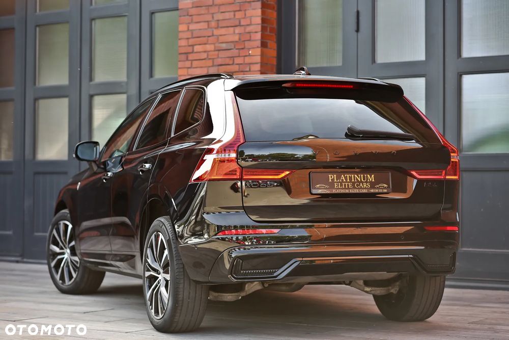 Volvo XC 60 B5 D AWD Ultimate Dark - 13