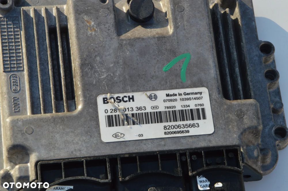 komputer sterownik renault trafic  master 2.5 dci 0281013363 8200635663 - 2