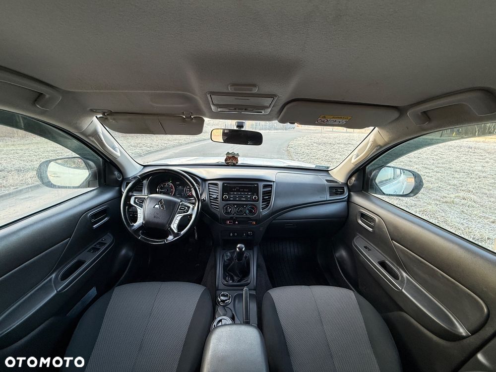 Mitsubishi L200 2.2 d DC Intense - 11
