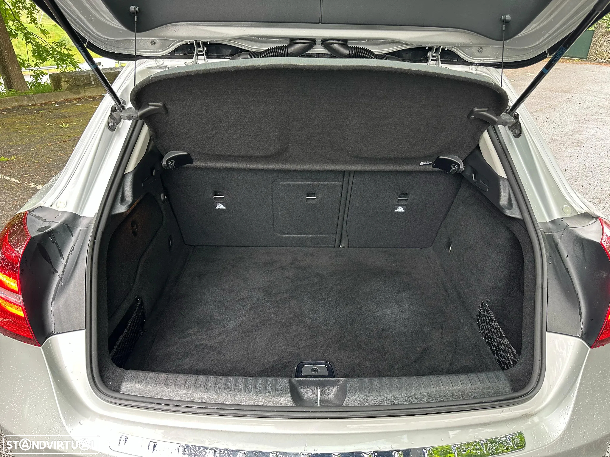 Mercedes-Benz GLA 220 4Matic 8G-DCT Special Edition - 32