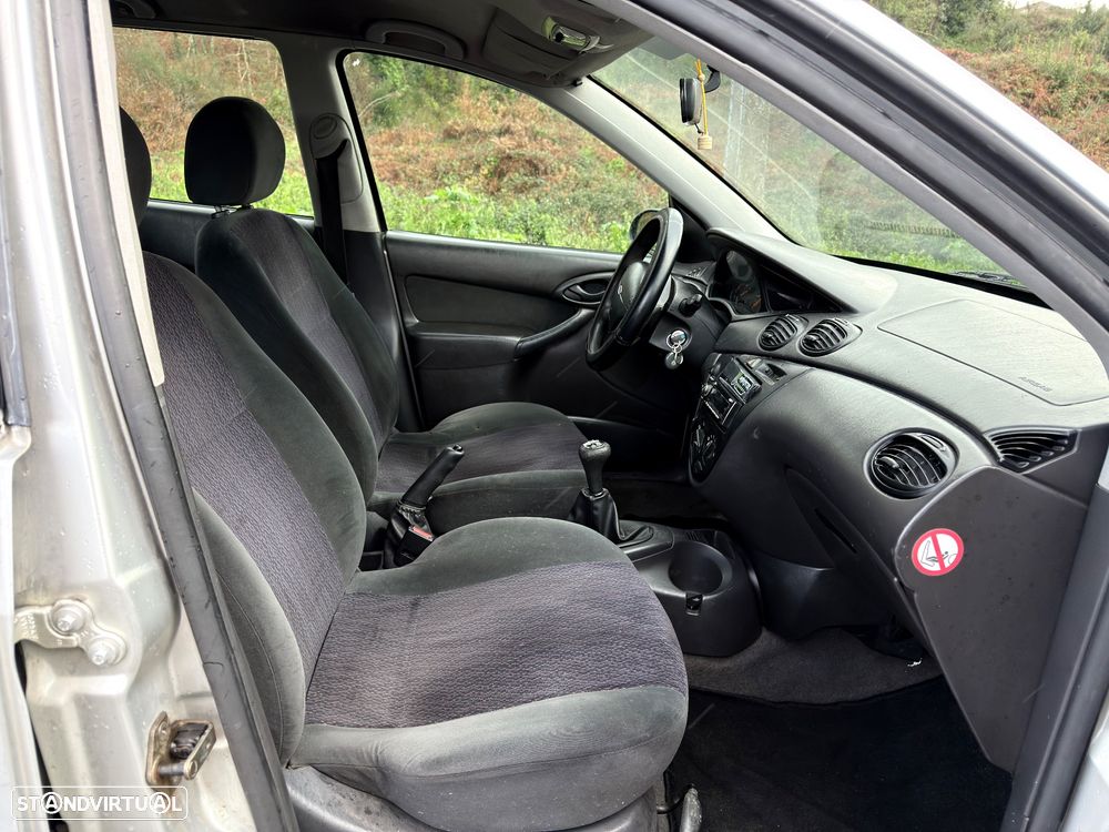 Ford Focus SW 1.4 Ambiente - 6