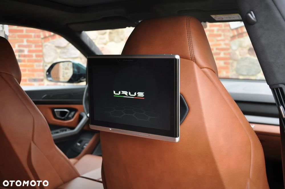 Lamborghini Urus Standard - 33