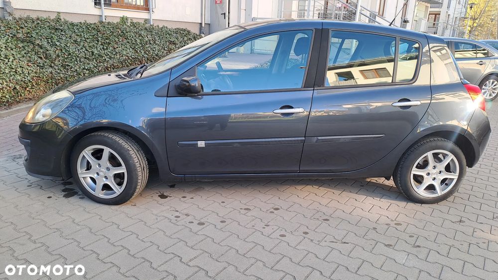 Renault Clio - 7