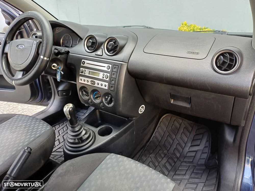 Ford FIESTA 1.4 TDCI VAN - 80 CV - POSSIBILIDADE DE CRÉDITO - 32