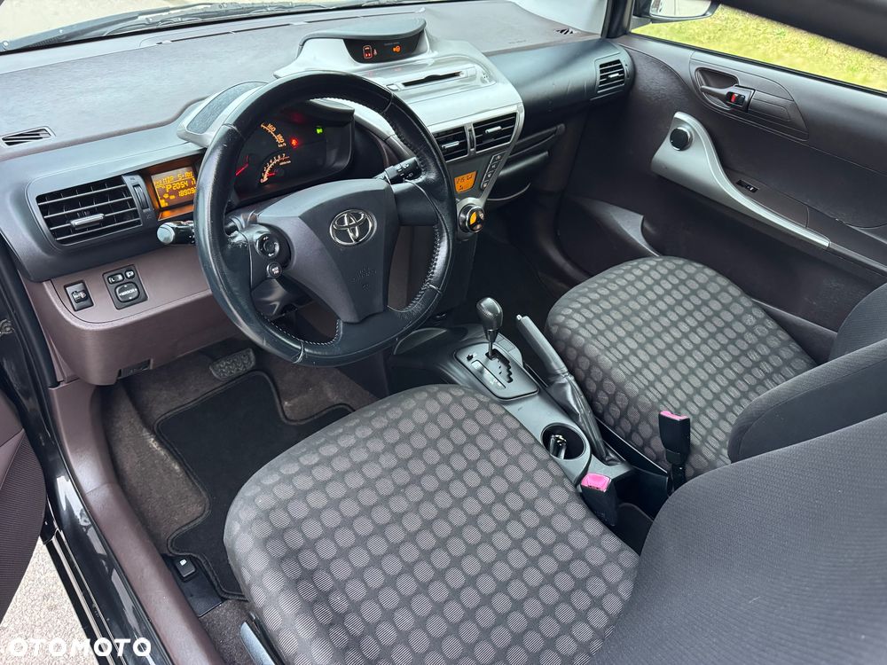 Toyota iQ 1.0 Multidrive + - 6