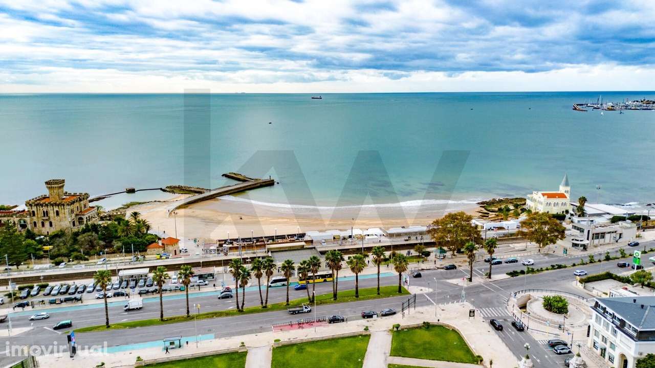 Moradia com história no coração do Estoril - Grande imagem: 5/11