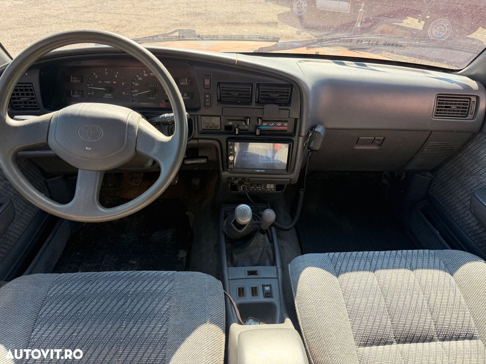 Toyota Hilux - 8