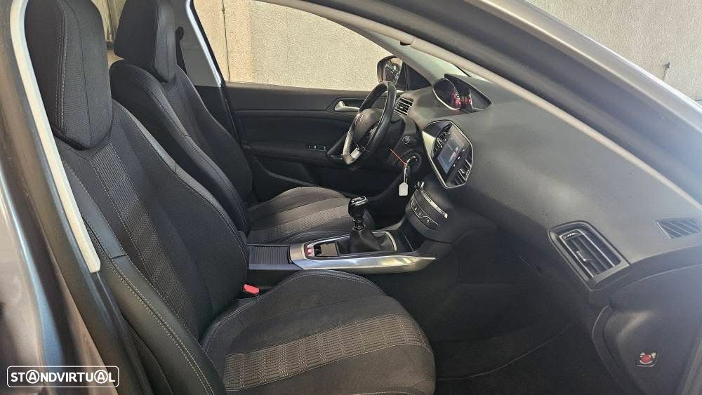 Peugeot 308 BlueHDi 130 Allure - 19