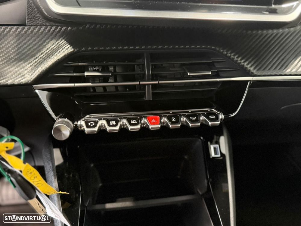 Peugeot 2008 1.5 BlueHDi Active Pack EAT8 - 11