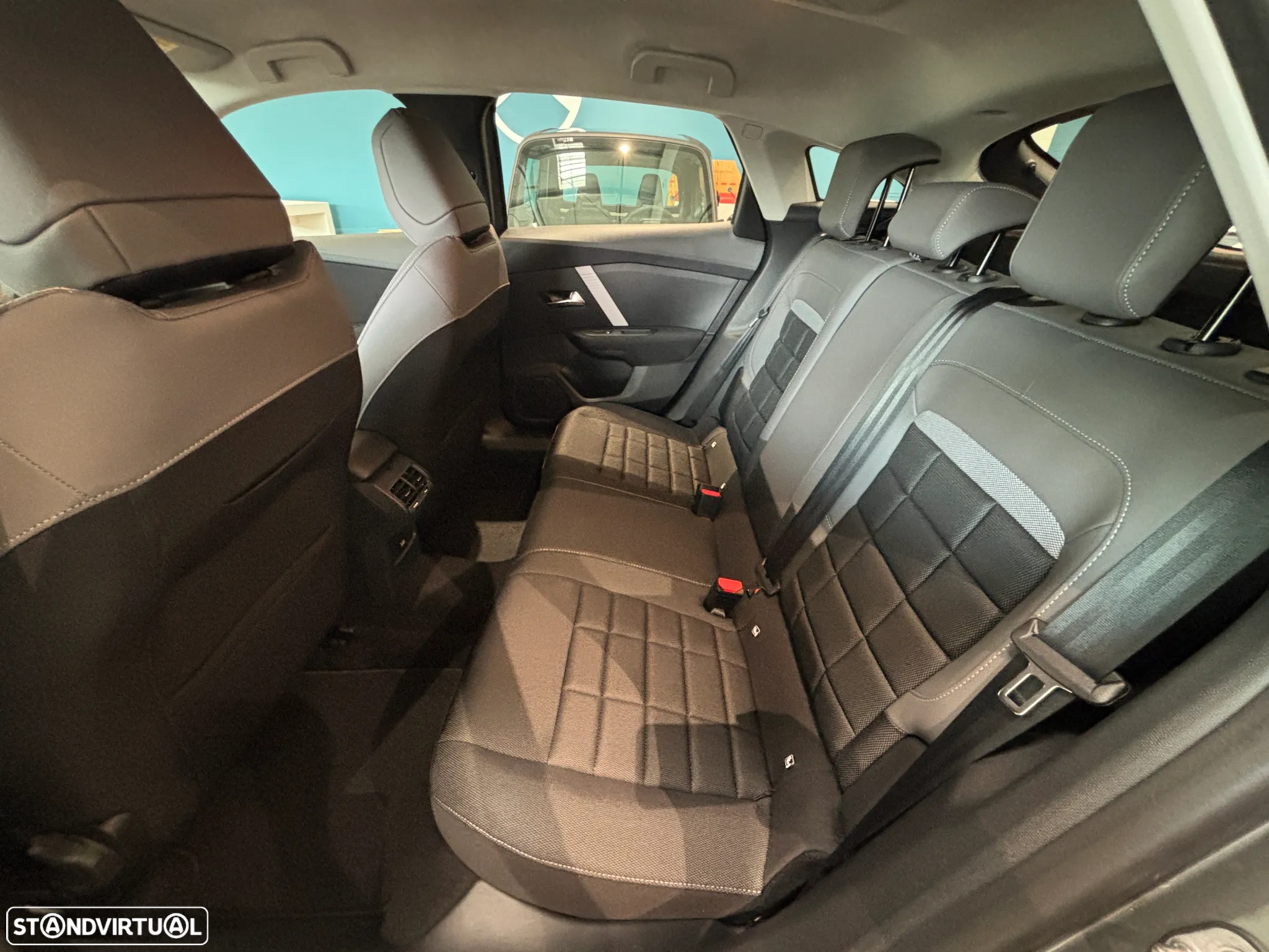 Citroën C4 1.2 PureTech Plus EAT8 - 19