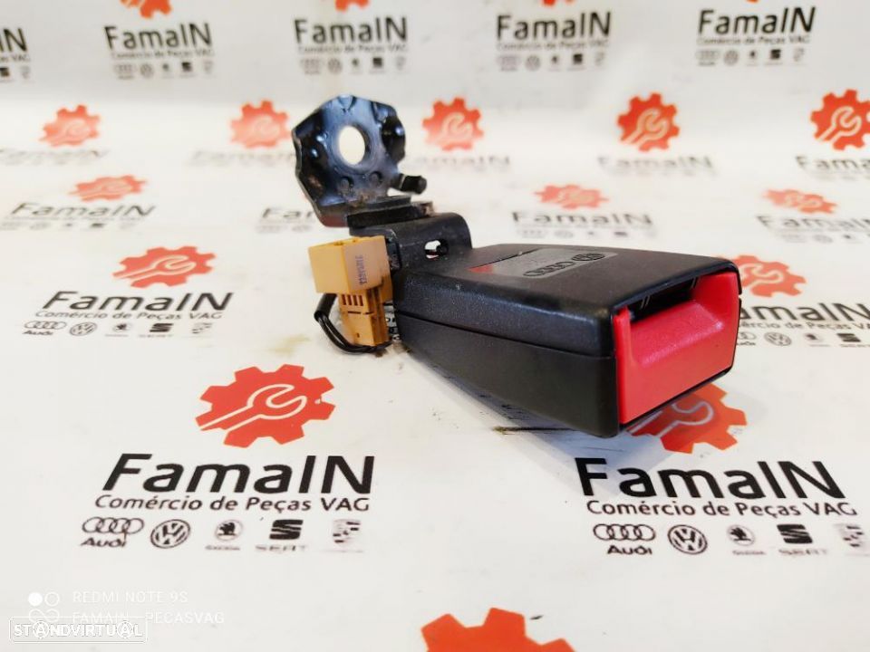 Pré-tensor traseiro - AUDI Q3 - 1