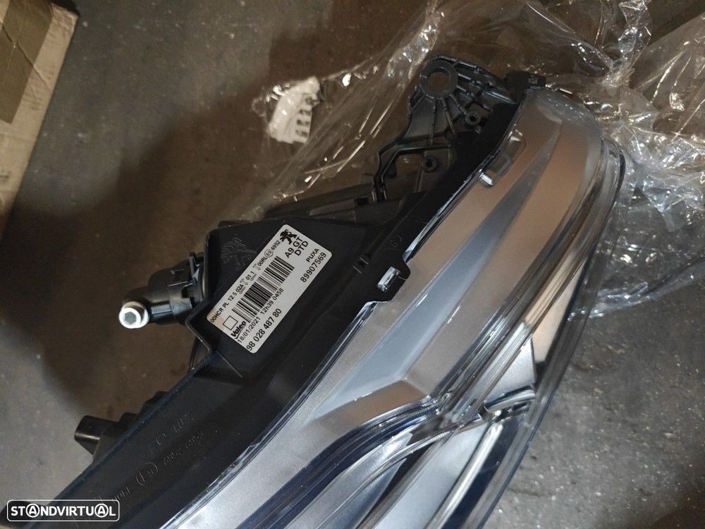 Farol Frente Direito / Otica Direita Peugeot 208 I (Ca_, Cc_)  9802848 - 5