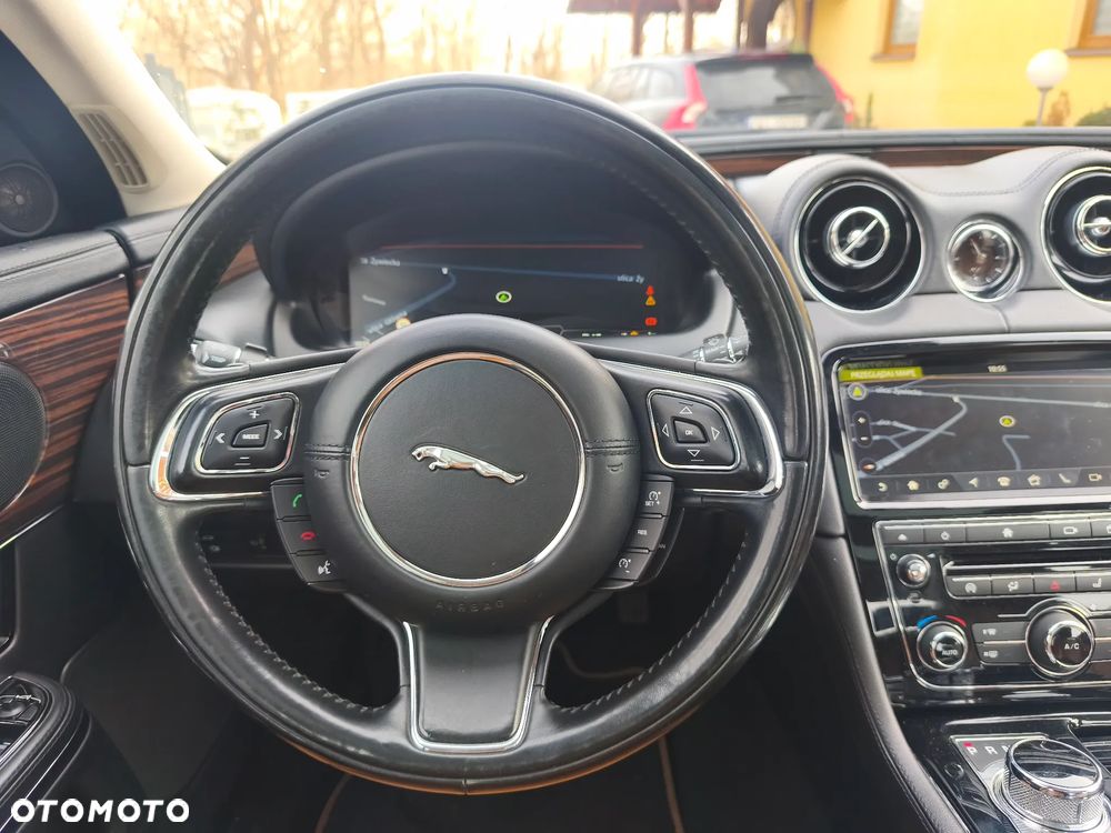 Jaguar XJ 3.0 V6 Langversion Premium Luxury - 19