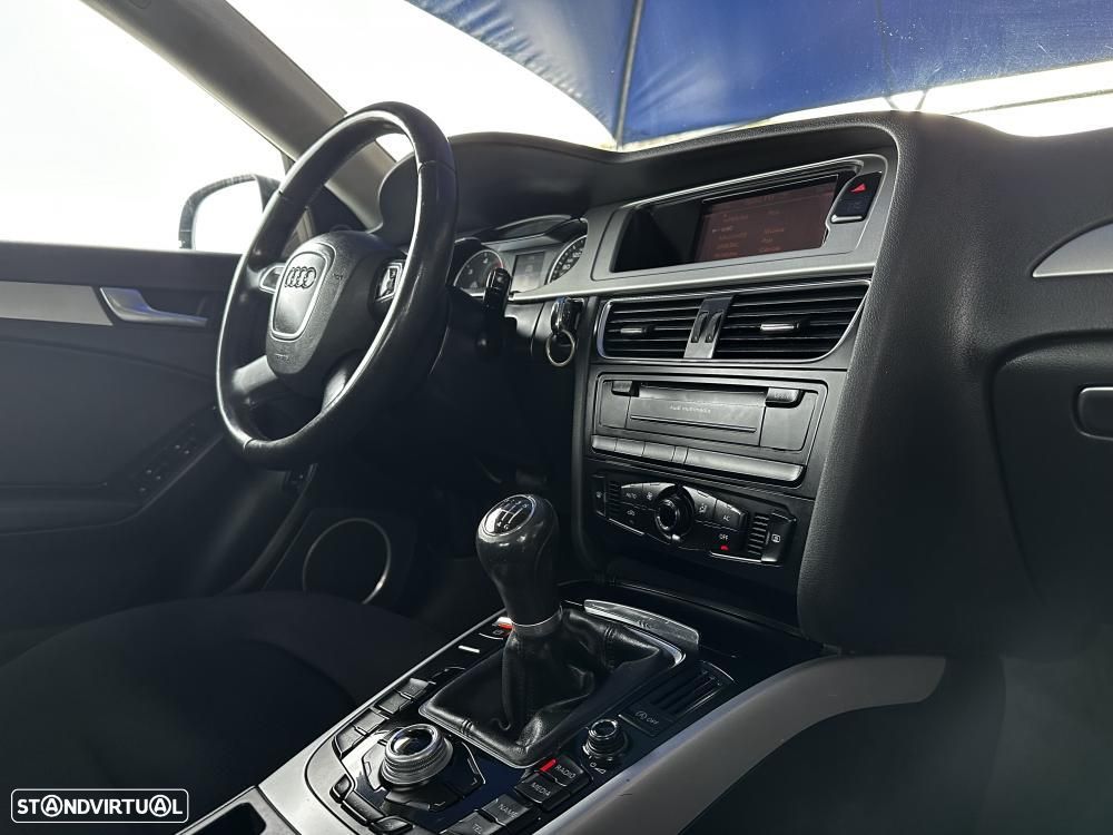 Audi A4 2.0 TDI Business Line Advance - 31