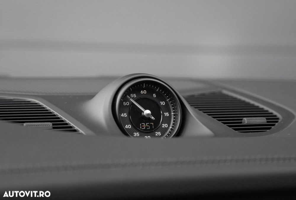 Porsche Cayenne - 39