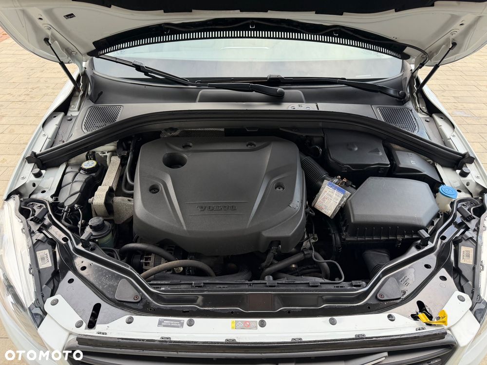 Volvo XC 60 D3 Drive-E Ocean Race - 19