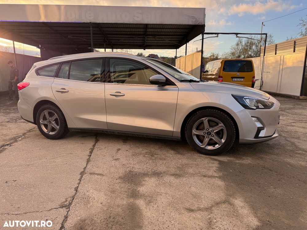 Ford Focus - 10