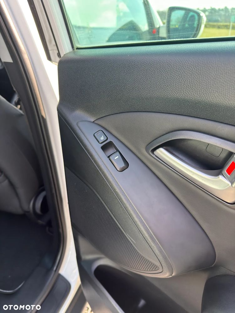 Hyundai ix35 1.6 2WD UEFA EURO 2012 Edition - 18