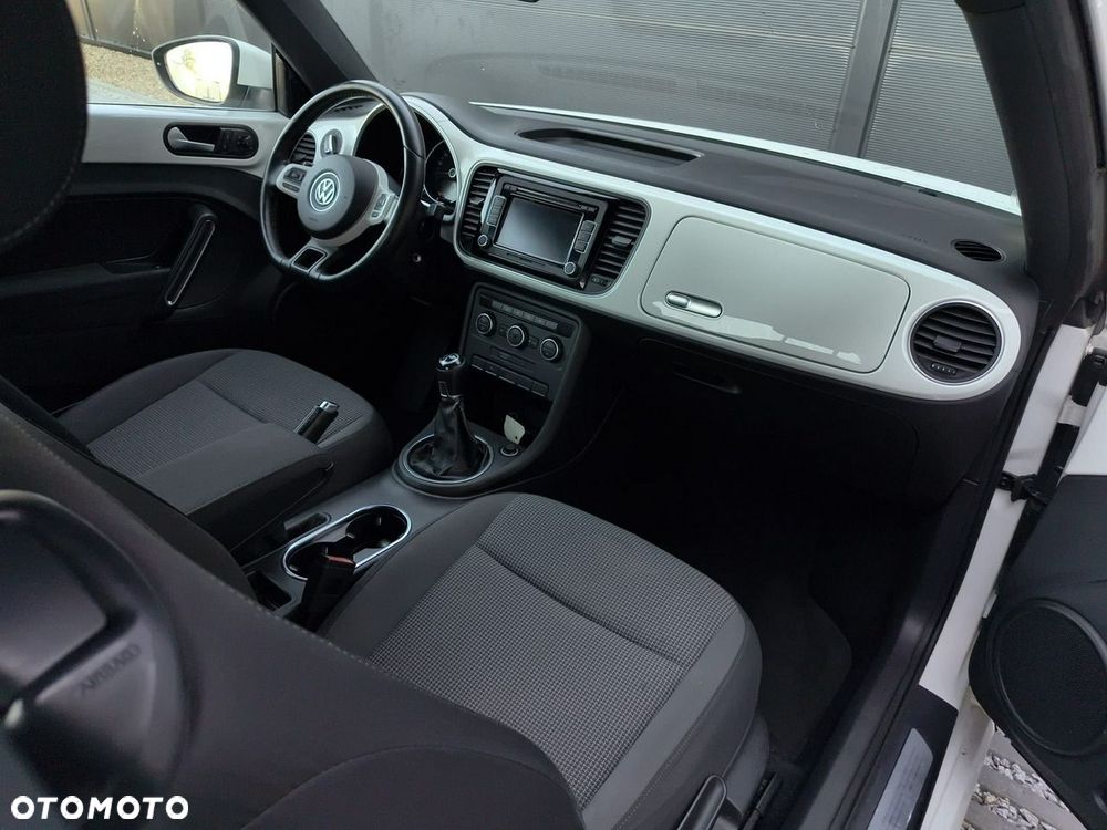 Volkswagen New Beetle - 14