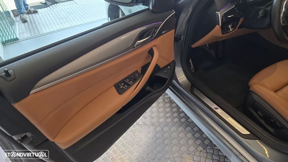 BMW 530 e iPerformance Pack M - 34