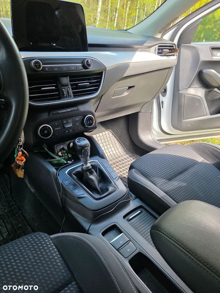 Ford Focus 1.5 TDCi SYNC Edition - 5