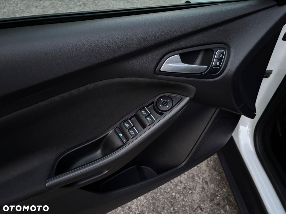 Ford Focus - 8