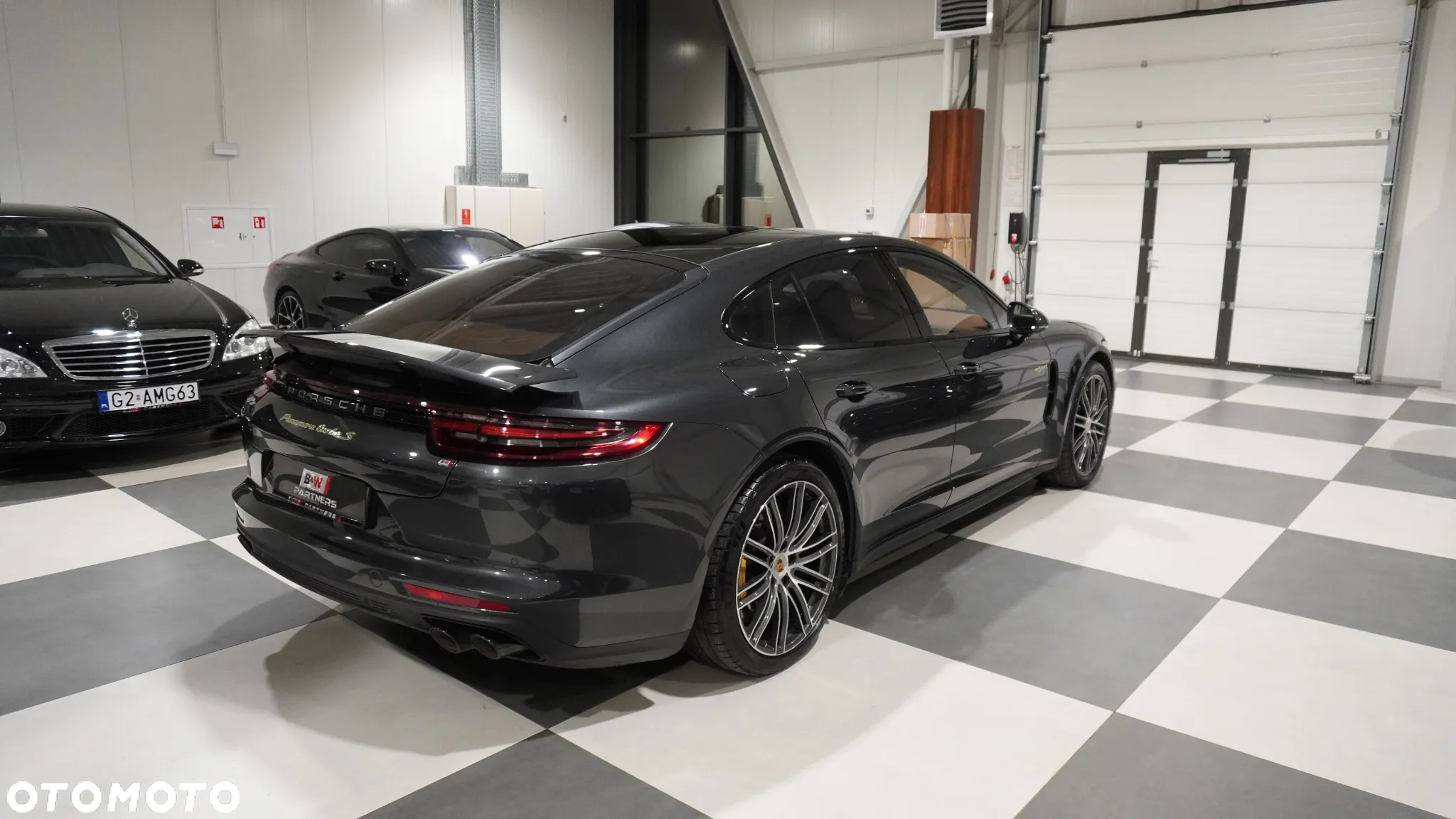 Porsche Panamera - 17
