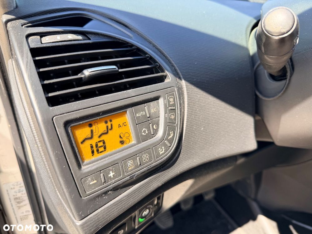 Citroën C4 Picasso 1.8i SX - 12