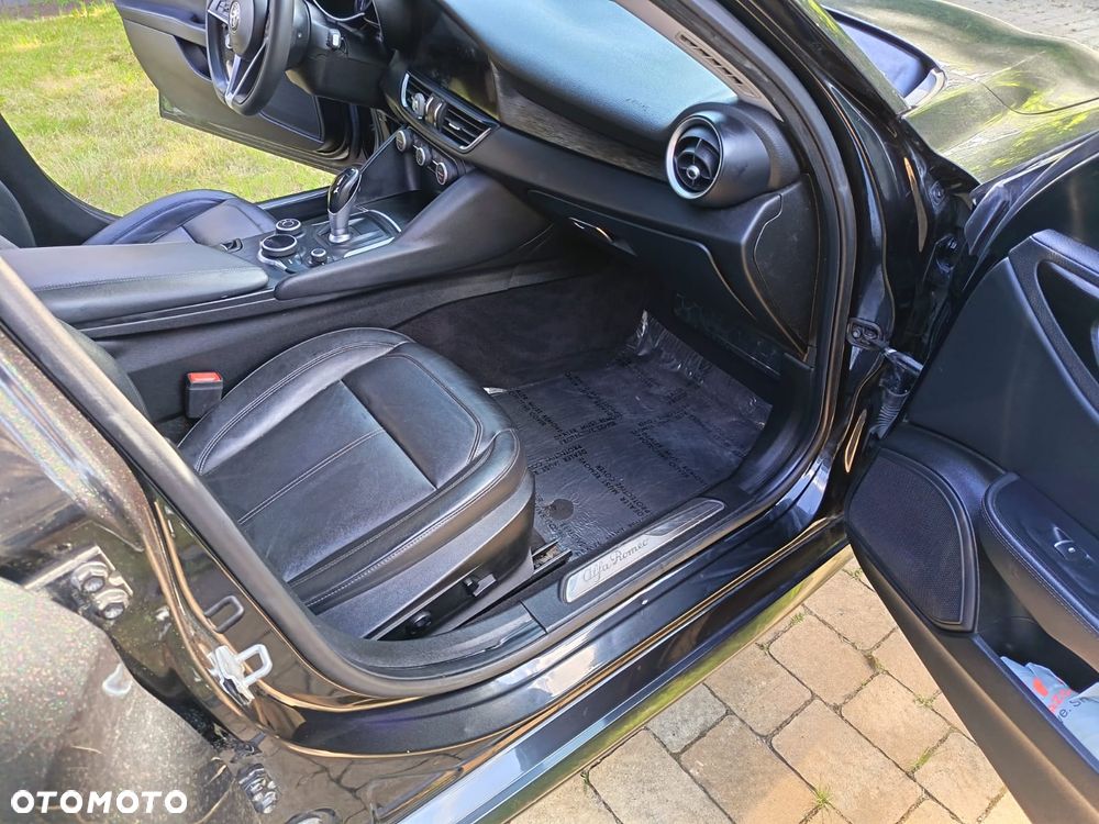 Alfa Romeo Giulia 2.0 Turbo 16V AT8 Veloce Ti - 7