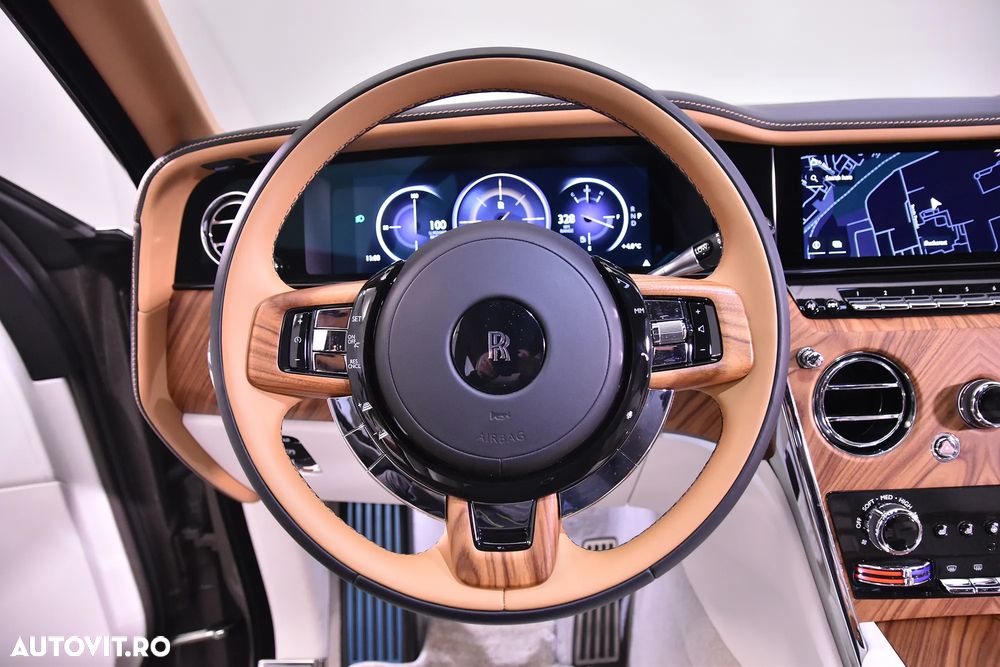 Rolls-Royce Cullinan - 16