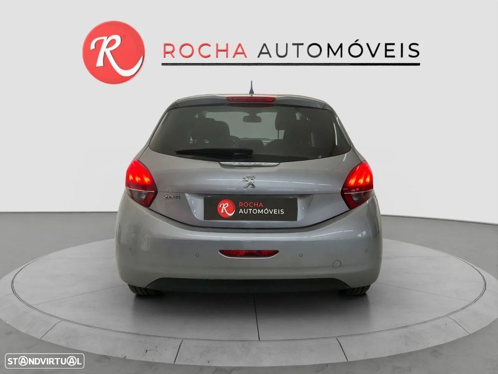 Peugeot 208 1.2 PureTech Signature - 5