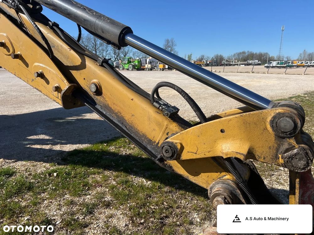 Caterpillar 432F2 - 13