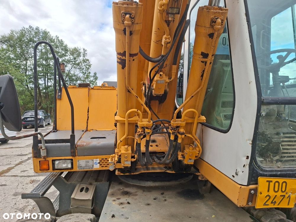 Liebherr A 900 B 4X4 - 36