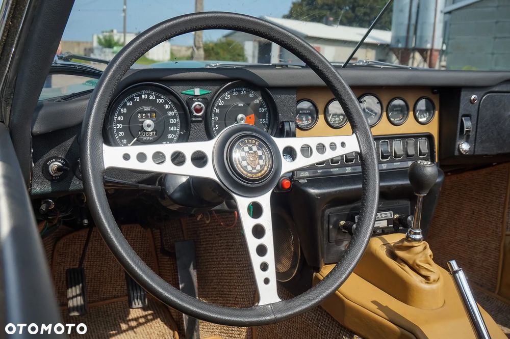 Jaguar E-Type - 10