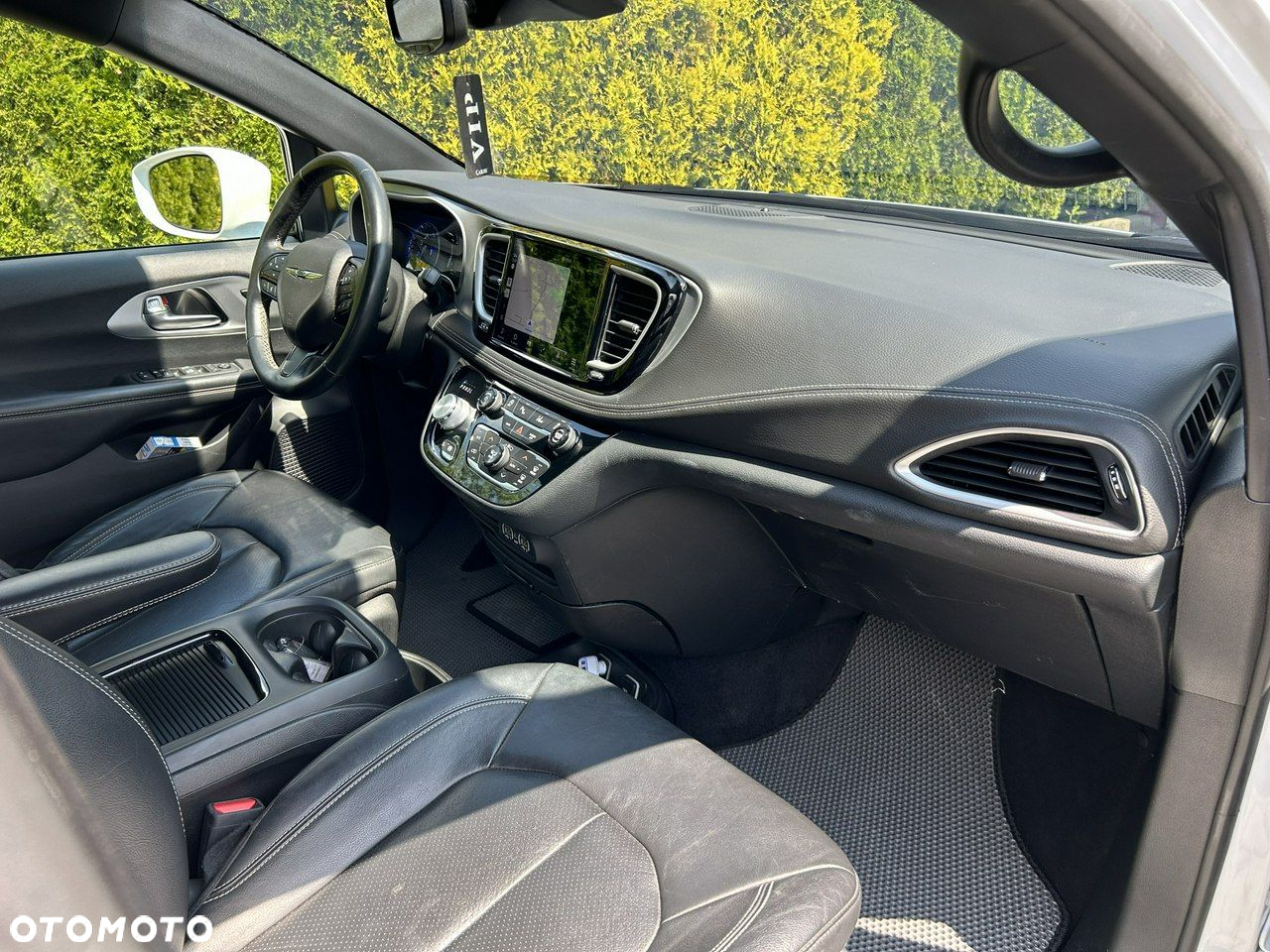 Chrysler Pacifica - 18