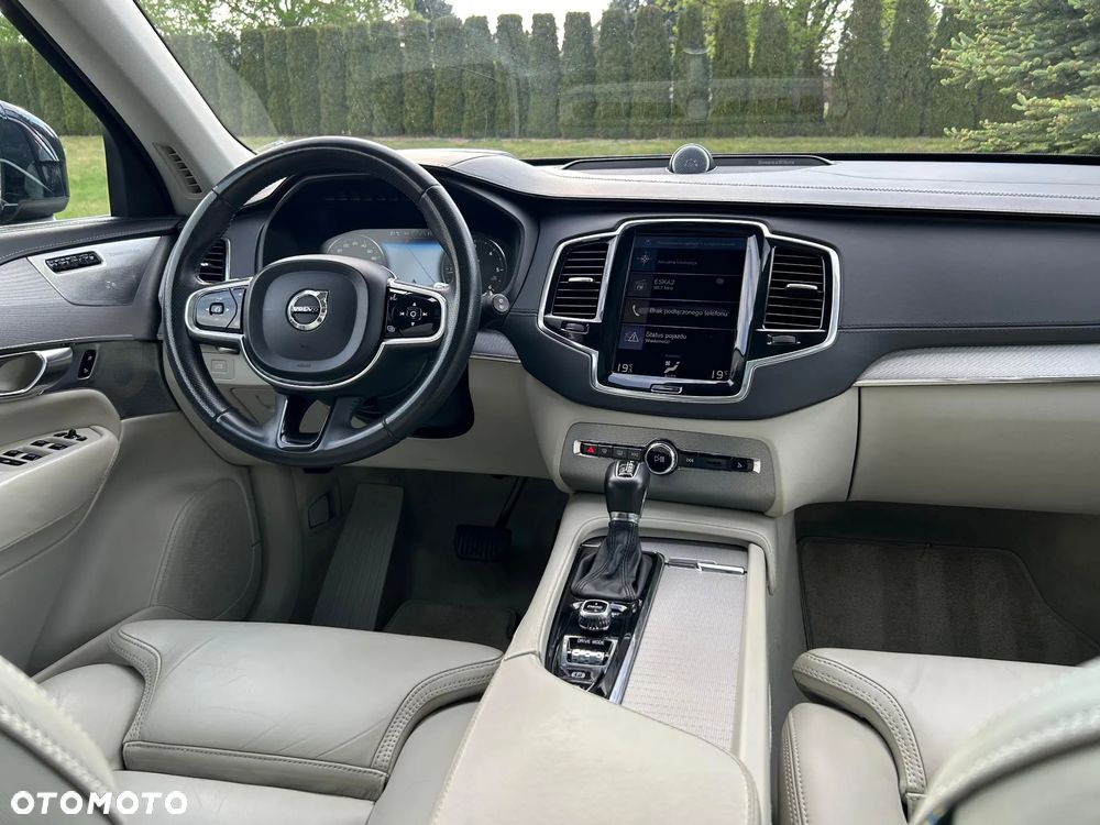 Volvo XC 90 D5 SCR AWD Inscription 7os - 28
