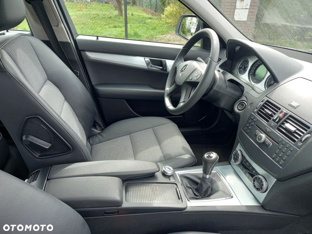 Mercedes-Benz Klasa C 200 CDI Avantgarde - 27