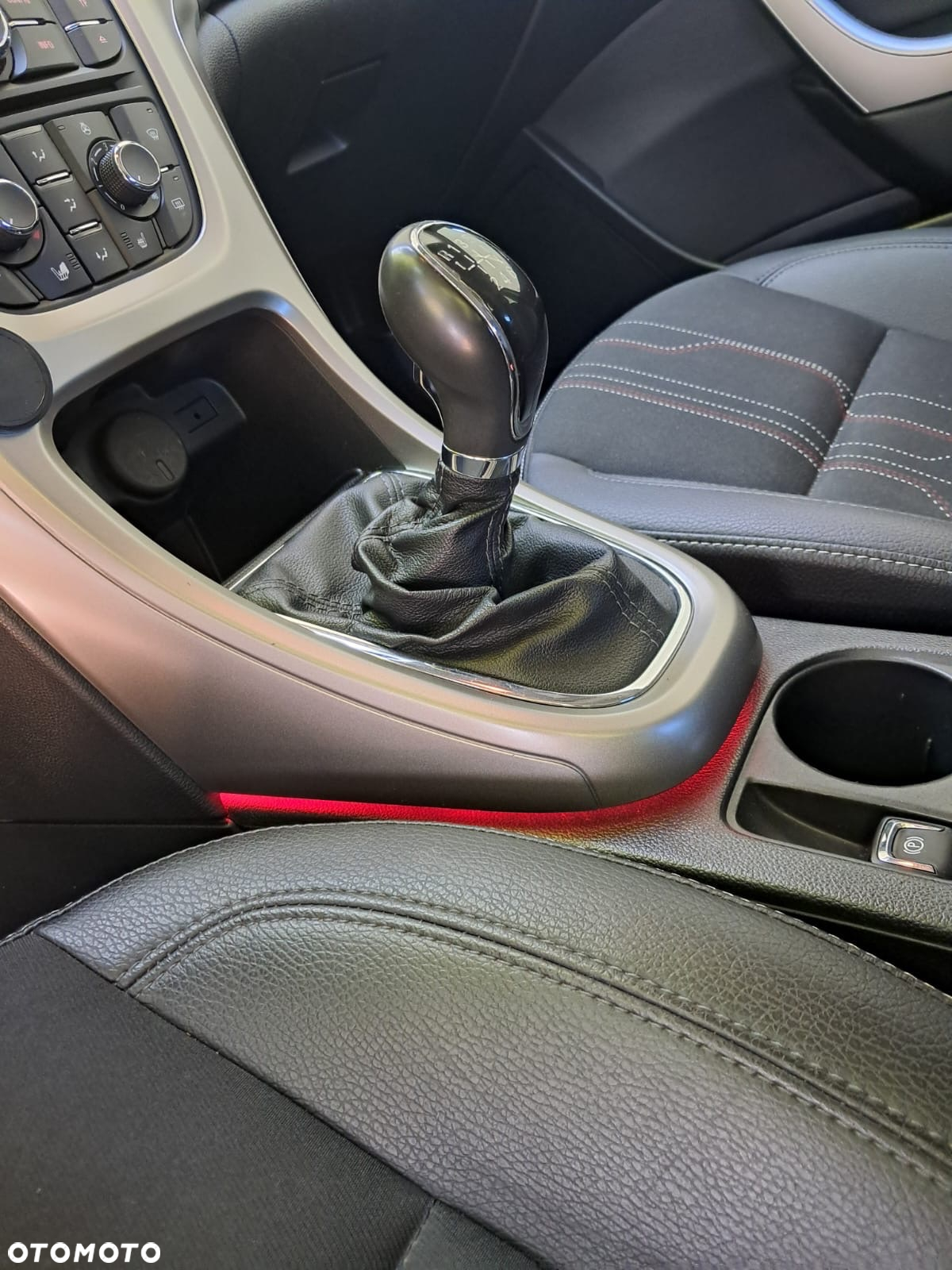Opel Astra GTC 1.4 Turbo - 22