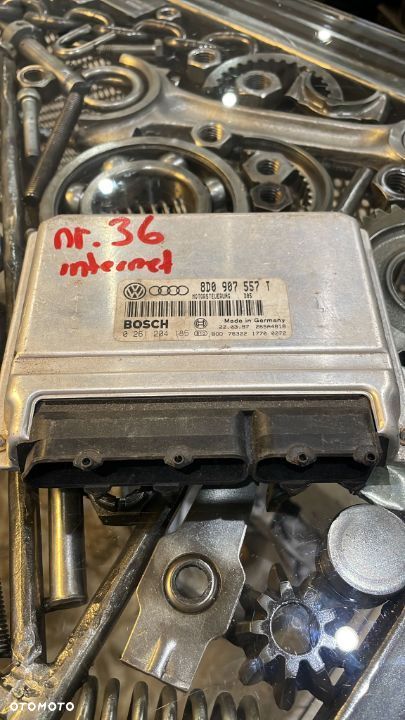 Sterownik Komputer VW PASSAT B5 1,8 8D0907557T 0261204185